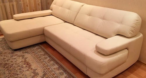 Обивка углового дивана.  Новопавловск